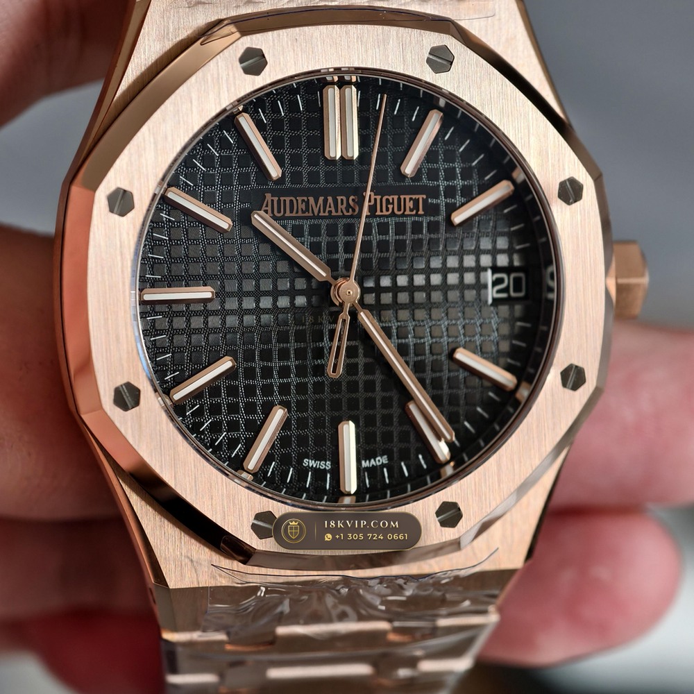 Audemars Piguet Royal Oak Selfwinding 41mm 18K Rose Gold Ref. 15510OR.OO.1320OR.01 — Private Vault Edition — Studio Gallery Plate III in 18K Rose Gold Au750 (224.1g Verified Mass, Audemars Piguet Cal. 4302 - 70h Power Reserve)