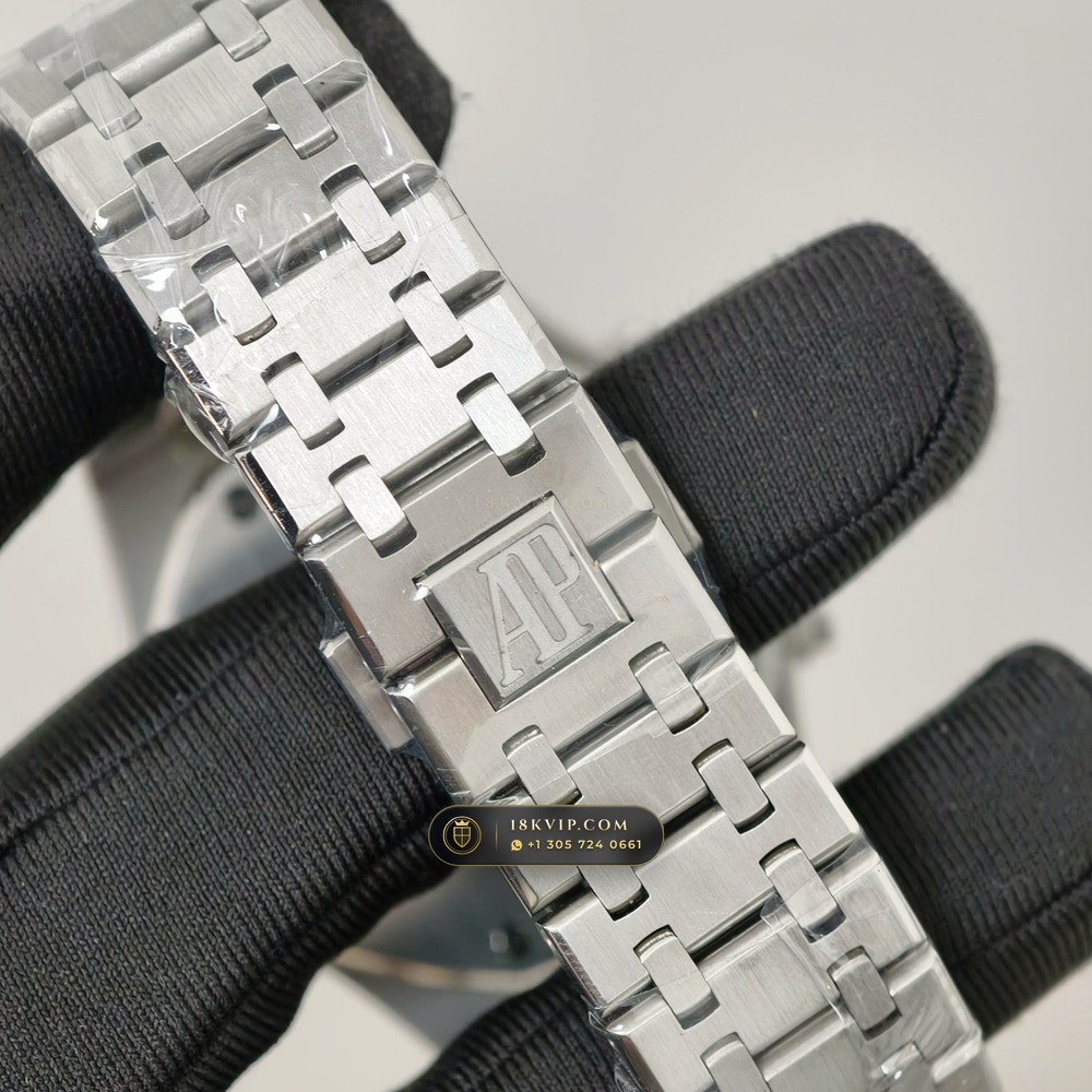 Audemars Piguet Royal Oak Selfwinding Chronograph 41mm Cal. FP1185 Ref. 26331ST.OO.1220ST.01 — Private Vault Edition — Studio Gallery Plate VI in 904L Stainless Steel Custom Architecture (180.8g Verified Mass, Audemars Piguet Cal. 2385 Column-Wheel Chronograph)