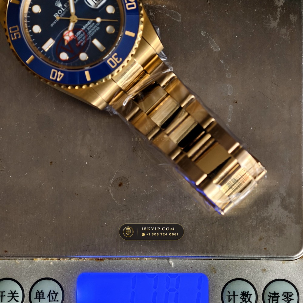 Rolex Submariner Date 41mm Bluesy Royal Blue Dial & Bezel 18K Yellow Gold Ref. 126618LB — Private Vault Edition — Studio Gallery Plate VIII in 18K Yellow Gold Au750 (227.2g Verified Mass, Rolex Manufacture Cal. 3235 - 70h Power Reserve)