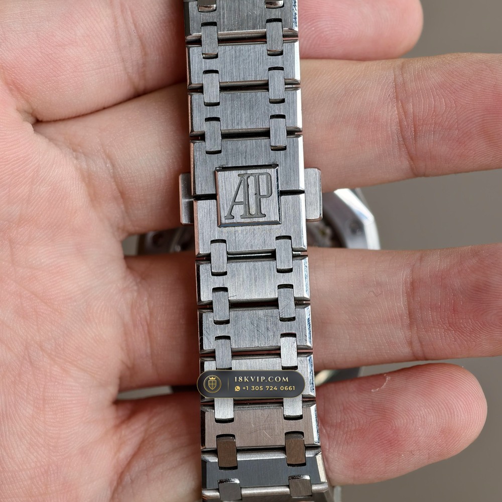Audemars Piguet Royal Oak Jumbo Extra-Thin 39mm Custom Tapestry Dial 5-Axis CNC Case Ref. 15202ST.OO.1240ST.01 — Private Vault Edition — Studio Gallery Plate VIII in 904L Stainless Steel Custom Architecture (103.5g Verified Mass, Audemars Piguet Cal. 2121 Ultra-Thin)