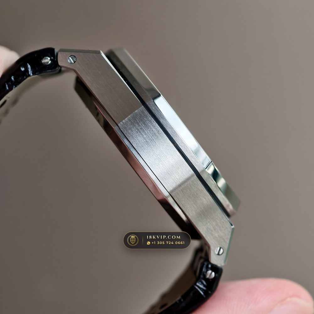Audemars Piguet Royal Oak Selfwinding Chronograph 41mm Diamond-Set Bezel 18K White Gold Ref. 26240BC.SS.1320BC.01 — Private Vault Edition — Studio Gallery Plate V in 18K White Gold Au750 (158.7g Verified Mass, Audemars Piguet Cal. 4401 Flyback Chronograph)