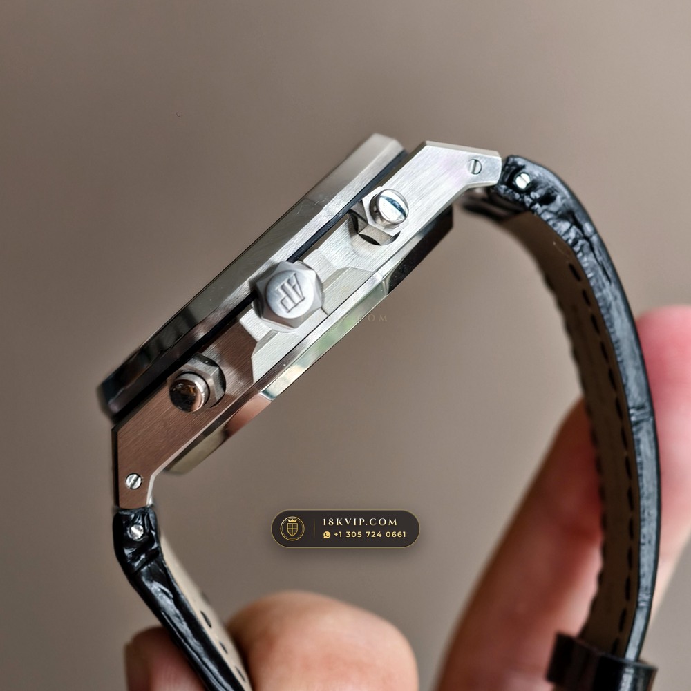 Audemars Piguet Royal Oak Selfwinding Chronograph 41mm Diamond-Set Bezel 18K White Gold Ref. 26240BC.SS.1320BC.01 — Private Vault Edition — Studio Gallery Plate VI in 18K White Gold Au750 (158.7g Verified Mass, Audemars Piguet Cal. 4401 Flyback Chronograph)