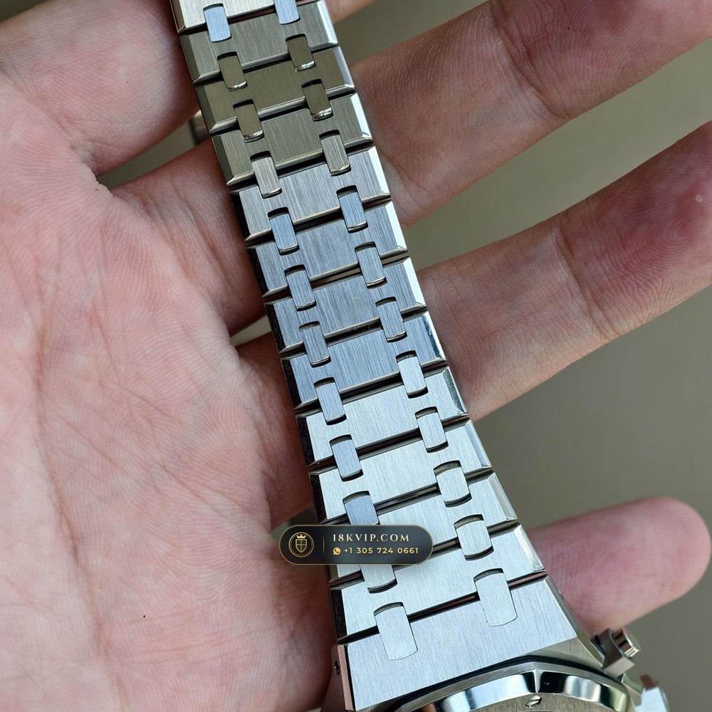 Audemars Piguet Royal Oak Selfwinding Chronograph 41mm Ref. 26240ST — Private Vault Edition — Studio Gallery Plate XI in 904L Stainless Steel Custom Architecture (180.6g Verified Mass, Audemars Piguet Cal. 4401 Flyback Chronograph)