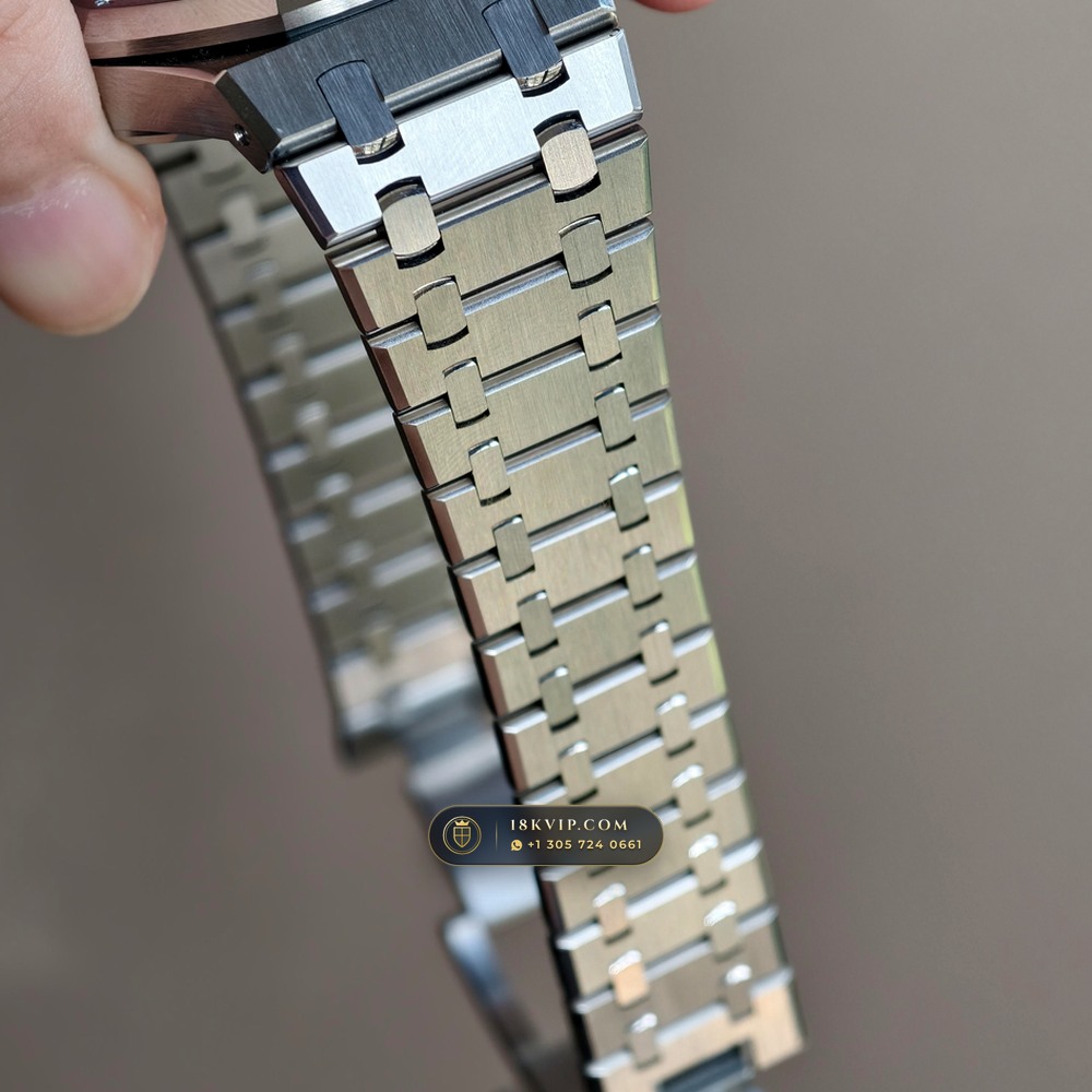 Audemars Piguet Royal Oak Selfwinding 41mm Geneva Atelier Spec Ref. 15510ST — Private Vault Edition — Studio Gallery Plate IX in 904L Stainless Steel Custom Architecture (166.4g Verified Mass, Audemars Piguet Cal. 4302 - 70h Power Reserve)