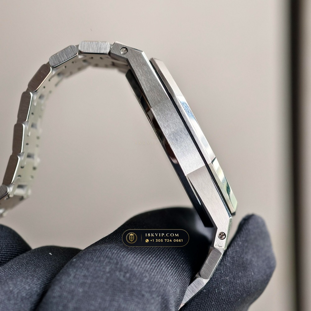 Audemars Piguet Royal Oak Jumbo Extra-Thin 39mm Ref. 15202ST — Private Vault Edition — Studio Gallery Plate V in 904L Stainless Steel Custom Architecture (103.7g Verified Mass, Audemars Piguet Cal. 2121 Ultra-Thin)