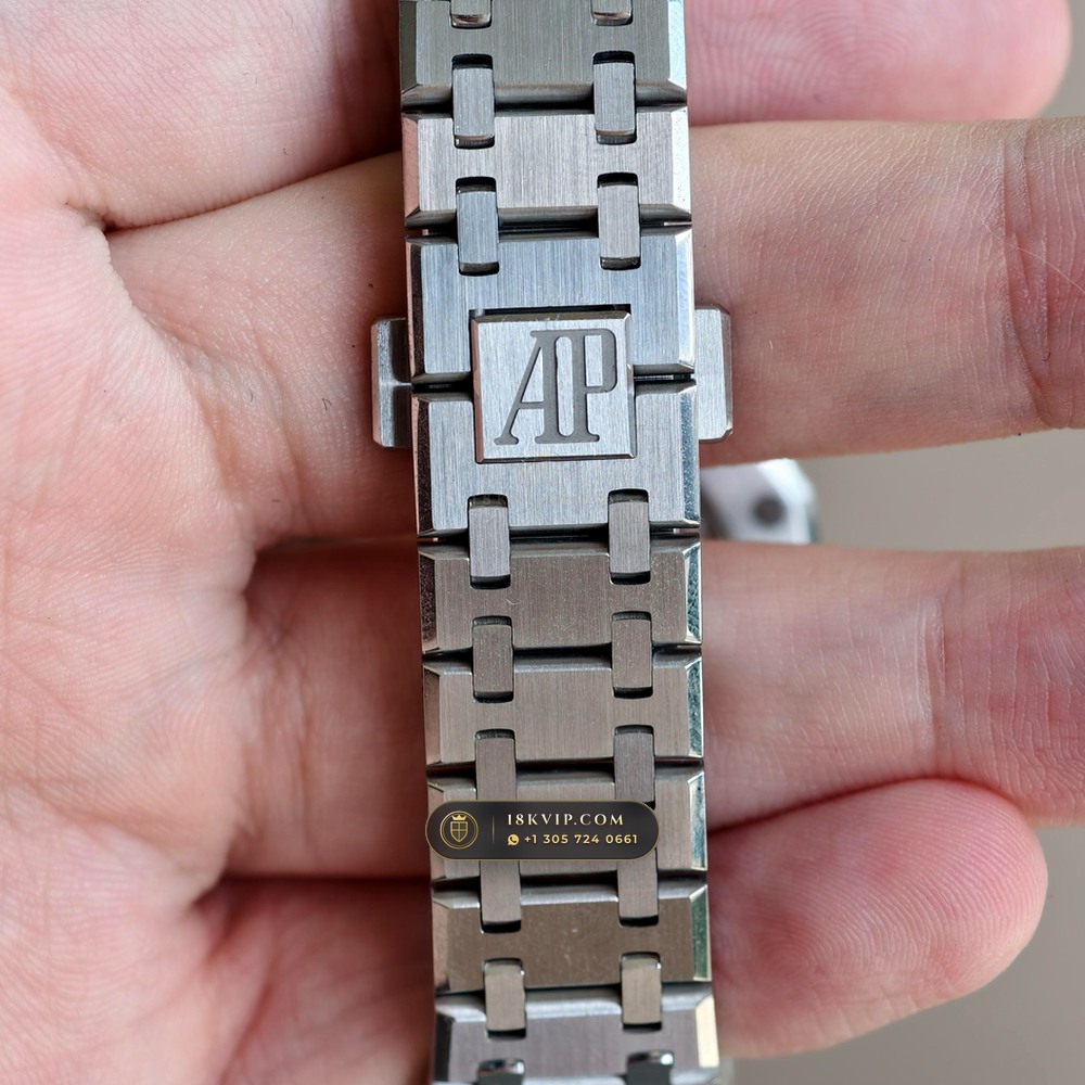 Audemars Piguet Royal Oak Selfwinding 37mm Sunburst Rhodium / Slate Grey Dial Ref. 15450ST — Private Vault Edition — Studio Gallery Plate X in 904L Stainless Steel Custom Architecture (132.2g Verified Mass, Audemars Piguet Cal. 3120 / Cal. 5900)