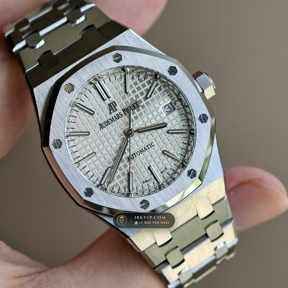 Audemars Piguet Royal Oak Selfwinding 37mm Sunburst Rhodium / Slate Grey Dial Ref. 15450ST — Private Vault Edition — Studio Gallery Plate III in 904L Stainless Steel Custom Architecture (132.2g Verified Mass, Audemars Piguet Cal. 3120 / Cal. 5900)