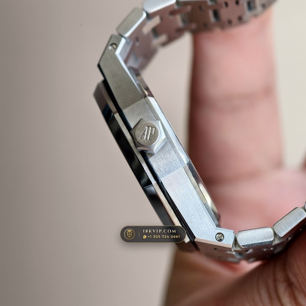 Audemars Piguet Royal Oak Selfwinding 37mm Sunburst Rhodium / Slate Grey Dial Ref. 15450ST — Private Vault Edition — Studio Gallery Plate VI in 904L Stainless Steel Custom Architecture (132.2g Verified Mass, Audemars Piguet Cal. 3120 / Cal. 5900)