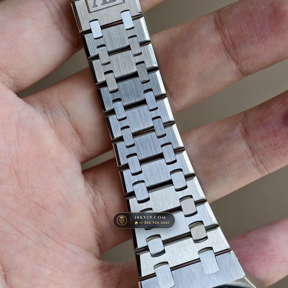 Audemars Piguet Royal Oak Selfwinding 37mm Sunburst Rhodium / Slate Grey Dial Ref. 15450ST — Private Vault Edition — Studio Gallery Plate IX in 904L Stainless Steel Custom Architecture (132.2g Verified Mass, Audemars Piguet Cal. 3120 / Cal. 5900)