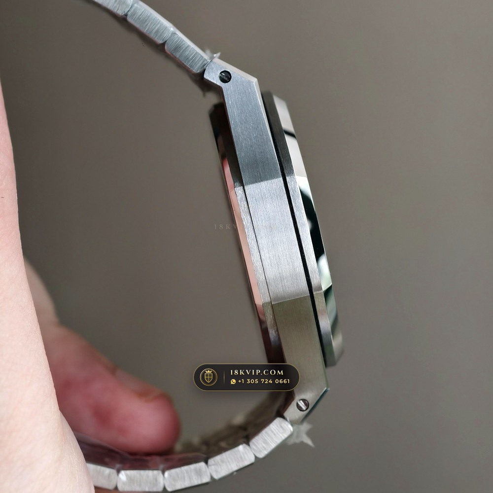 Audemars Piguet Royal Oak Selfwinding Chronograph 41mm Ref. 26331ST.OO.1220ST.01 — Private Vault Edition — Studio Gallery Plate IV in 904L Stainless Steel Custom Architecture (180.3g Verified Mass, Audemars Piguet Cal. 2385 Column-Wheel Chronograph)