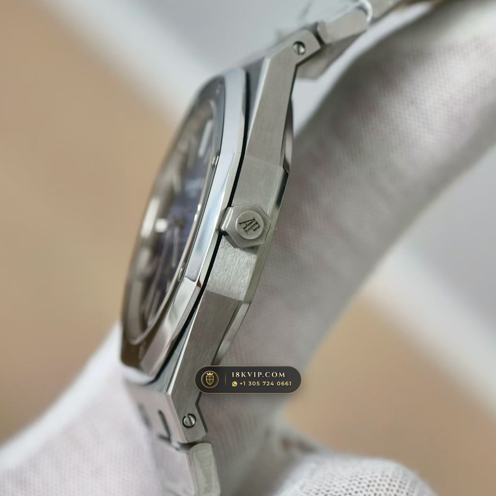 Audemars Piguet Royal Oak Jumbo Extra-Thin 39mm Ref. 15202IP.OO.1240IP.01 — Private Vault Edition — Studio Gallery Plate IV in Grade 5 Titanium Monobloc (93.6g Verified Mass, Audemars Piguet Cal. 2121 Ultra-Thin)
