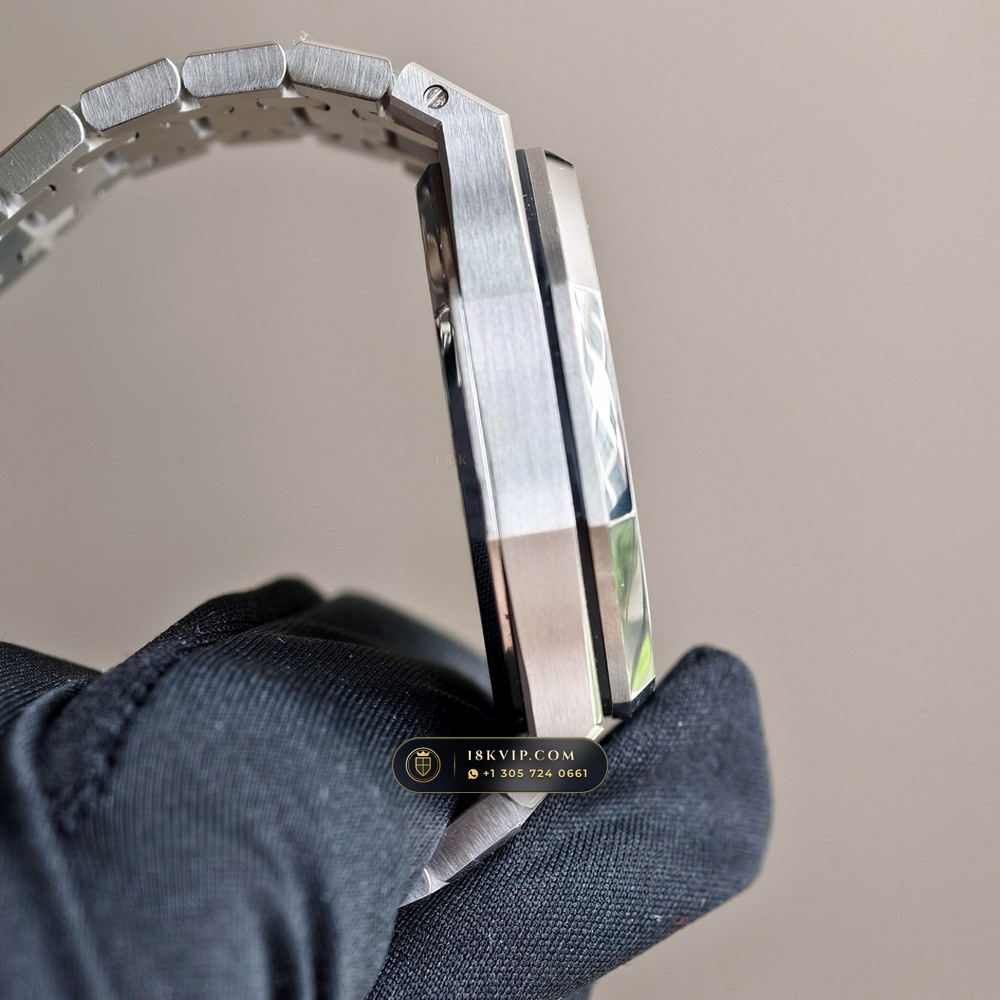 Audemars Piguet Royal Oak Double Balance Wheel Openworked 37mm 18K White Gold 5-Axis CNC Case Ref. 15467BC.OO.1256BC.01 — Private Vault Edition — Studio Gallery Plate IV in 18K White Gold Au750 (184.4g Verified Mass, Audemars Piguet Cal. 3132 Dual-Balance Openworked)