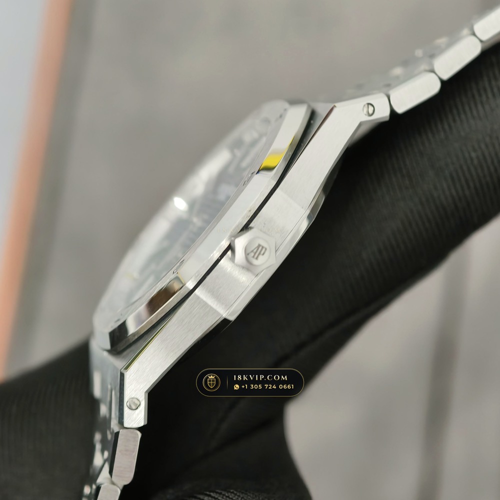 Audemars Piguet Royal Oak Jumbo Extra-Thin 39mm Custom Tapestry Dial Ref. 15202ST — Private Vault Edition — Studio Gallery Plate V in 904L Stainless Steel Custom Architecture (103.4g Verified Mass, Audemars Piguet Cal. 2121 Ultra-Thin)