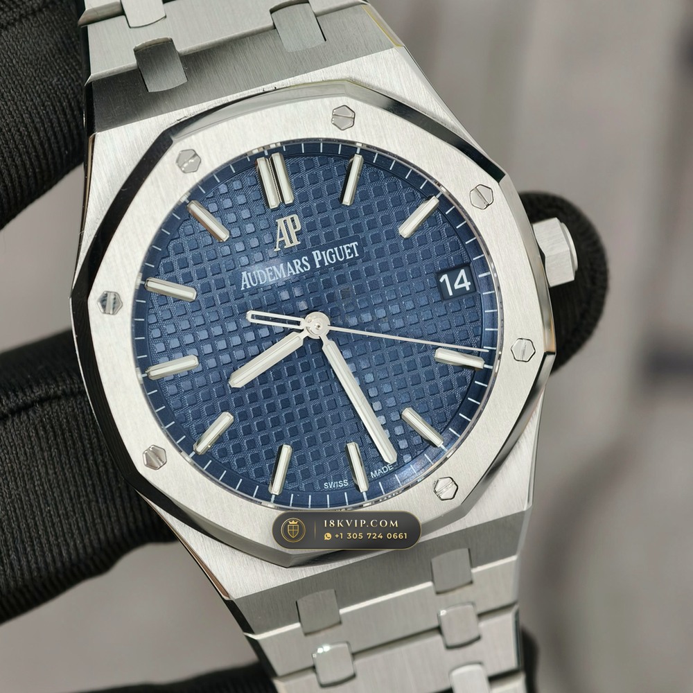 Audemars Piguet Royal Oak Selfwinding 41mm Custom SW Dial Free-Sprung Calibre Ref. 15500ST — Private Vault Edition — Studio Gallery Plate III in 904L Stainless Steel Custom Architecture (166.7g Verified Mass, Audemars Piguet Cal. 4302 - 70h Power Reserve)