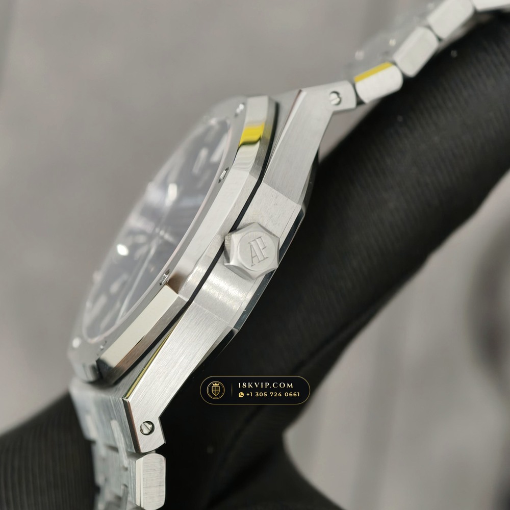 Audemars Piguet Royal Oak Selfwinding 41mm Custom SW Dial Free-Sprung Calibre Ref. 15500ST — Private Vault Edition — Studio Gallery Plate V in 904L Stainless Steel Custom Architecture (166.7g Verified Mass, Audemars Piguet Cal. 4302 - 70h Power Reserve)