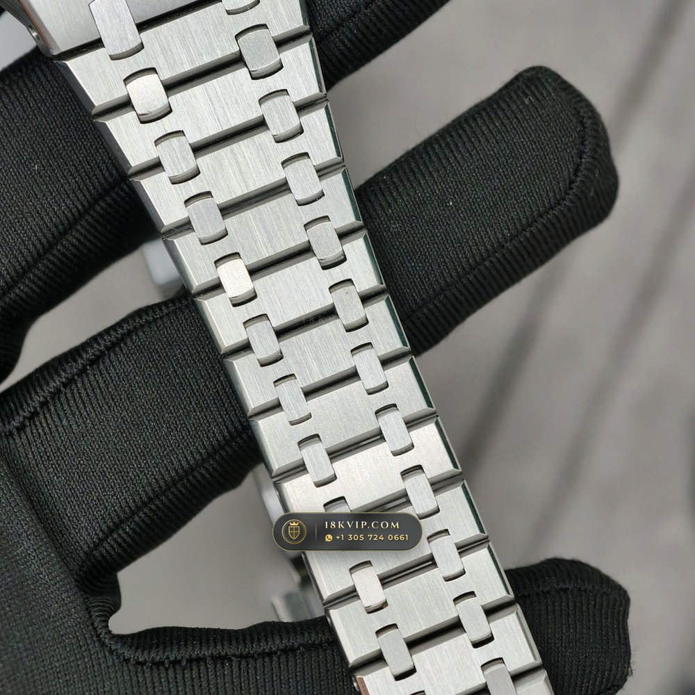 Audemars Piguet Royal Oak Selfwinding 41mm Custom SW Dial Free-Sprung Calibre Ref. 15500ST — Private Vault Edition — Studio Gallery Plate VIII in 904L Stainless Steel Custom Architecture (166.7g Verified Mass, Audemars Piguet Cal. 4302 - 70h Power Reserve)