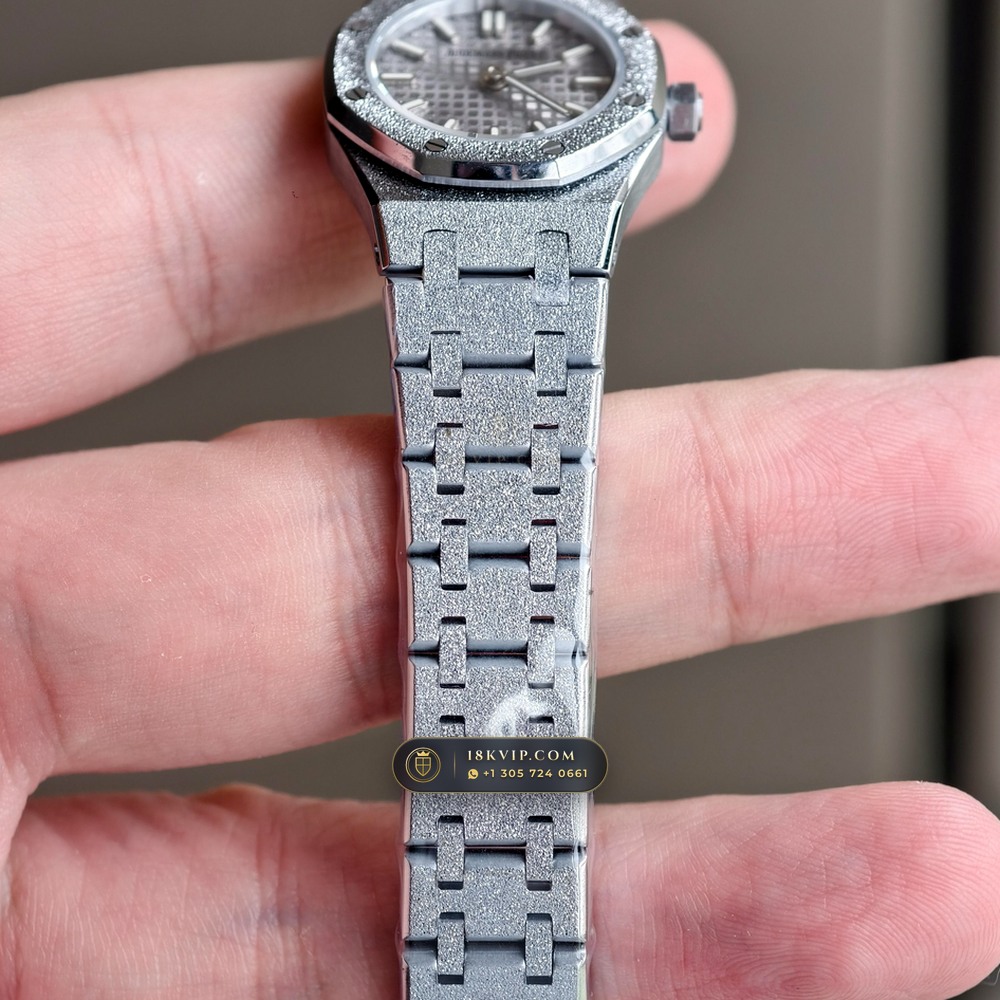 Audemars Piguet Royal Oak Mini Frosted Gold 23mm 18K White Gold Ref. 67630BC.GG.1312BC.01 — Private Vault Edition — Studio Gallery Plate II in 18K White Gold Au750 (73.6g Verified Mass, Audemars Piguet Cal. 2730)