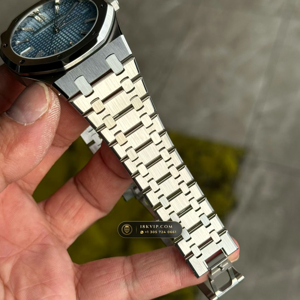 Audemars Piguet Royal Oak Selfwinding 41mm 18K White Gold Ref. 15510BC.OO.1320BC.01 — Private Vault Edition — Studio Gallery Plate VI in 18K White Gold Au750 (223.6g Verified Mass, Audemars Piguet Cal. 4302 - 70h Power Reserve)