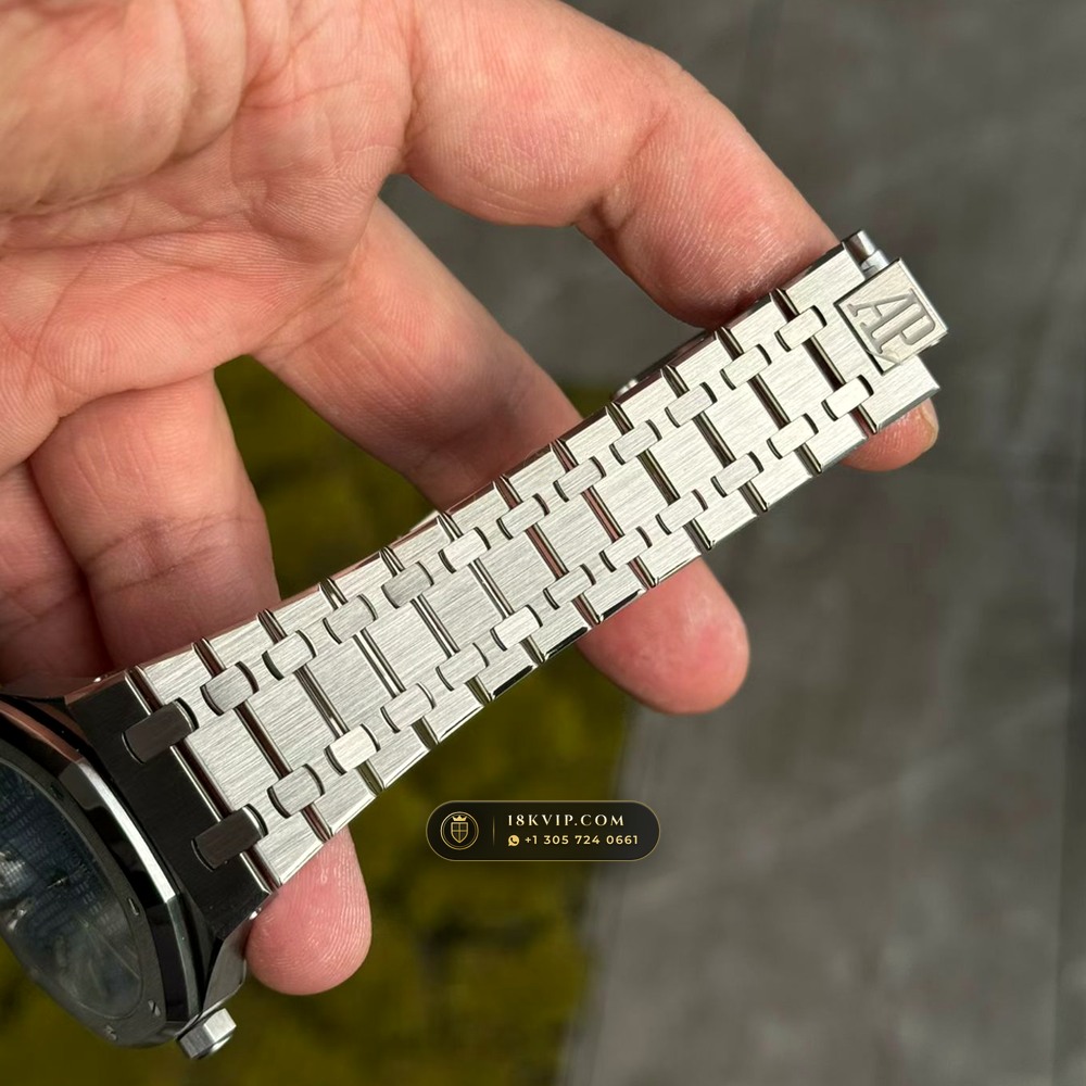 Audemars Piguet Royal Oak Selfwinding 41mm 18K White Gold Ref. 15510BC.OO.1320BC.01 — Private Vault Edition — Studio Gallery Plate VII in 18K White Gold Au750 (223.6g Verified Mass, Audemars Piguet Cal. 4302 - 70h Power Reserve)