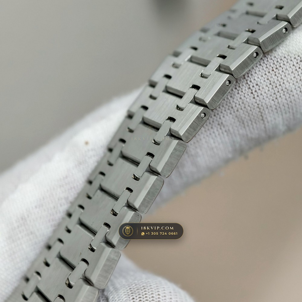 Audemars Piguet Royal Oak Selfwinding Chronograph 41mm Geneva Atelier Spec Ref. 26240ST — Private Vault Edition — Studio Gallery Plate X in 904L Stainless Steel Custom Architecture (180.3g Verified Mass, Audemars Piguet Cal. 4401 Flyback Chronograph)