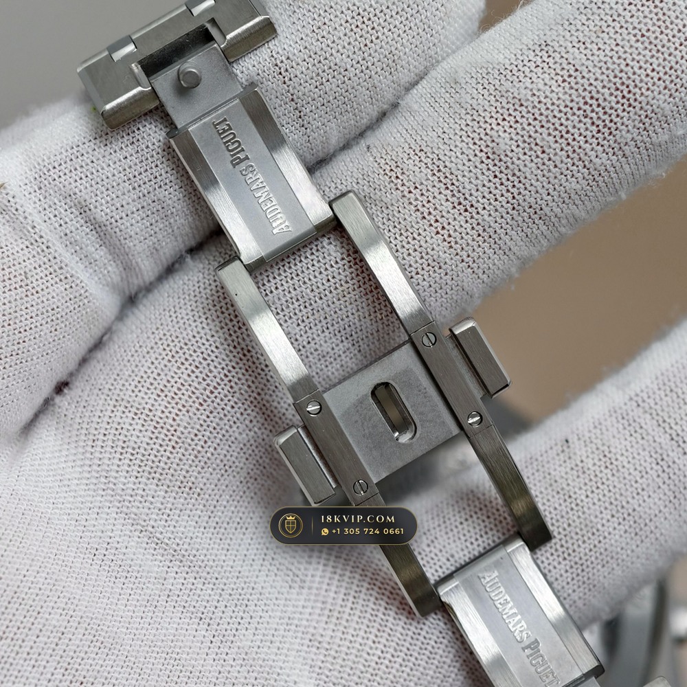 Audemars Piguet Royal Oak Selfwinding Chronograph 41mm Geneva Atelier Spec Ref. 26240ST — Private Vault Edition — Studio Gallery Plate XI in 904L Stainless Steel Custom Architecture (180.3g Verified Mass, Audemars Piguet Cal. 4401 Flyback Chronograph)
