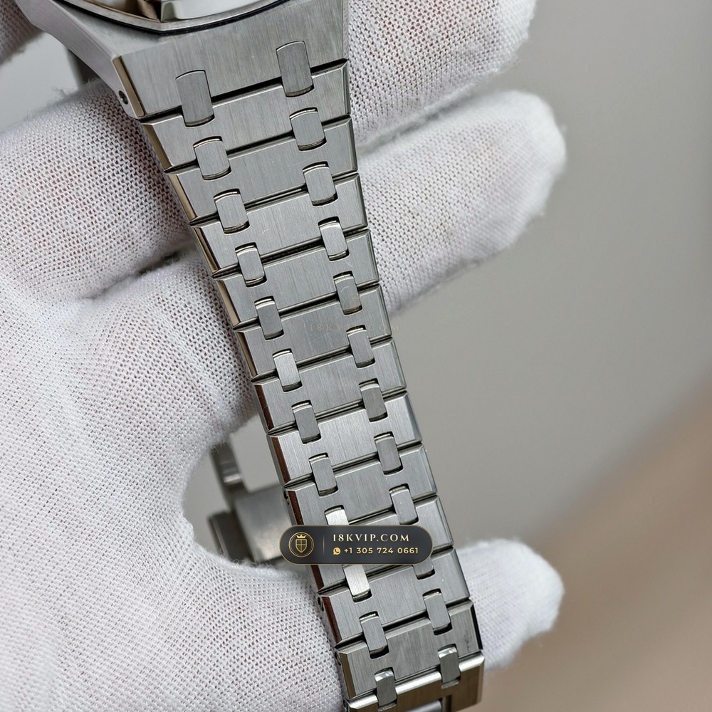 Audemars Piguet Royal Oak Selfwinding Chronograph 41mm Geneva Atelier Spec Ref. 26240ST — Private Vault Edition — Studio Gallery Plate IX in 904L Stainless Steel Custom Architecture (180.3g Verified Mass, Audemars Piguet Cal. 4401 Flyback Chronograph)