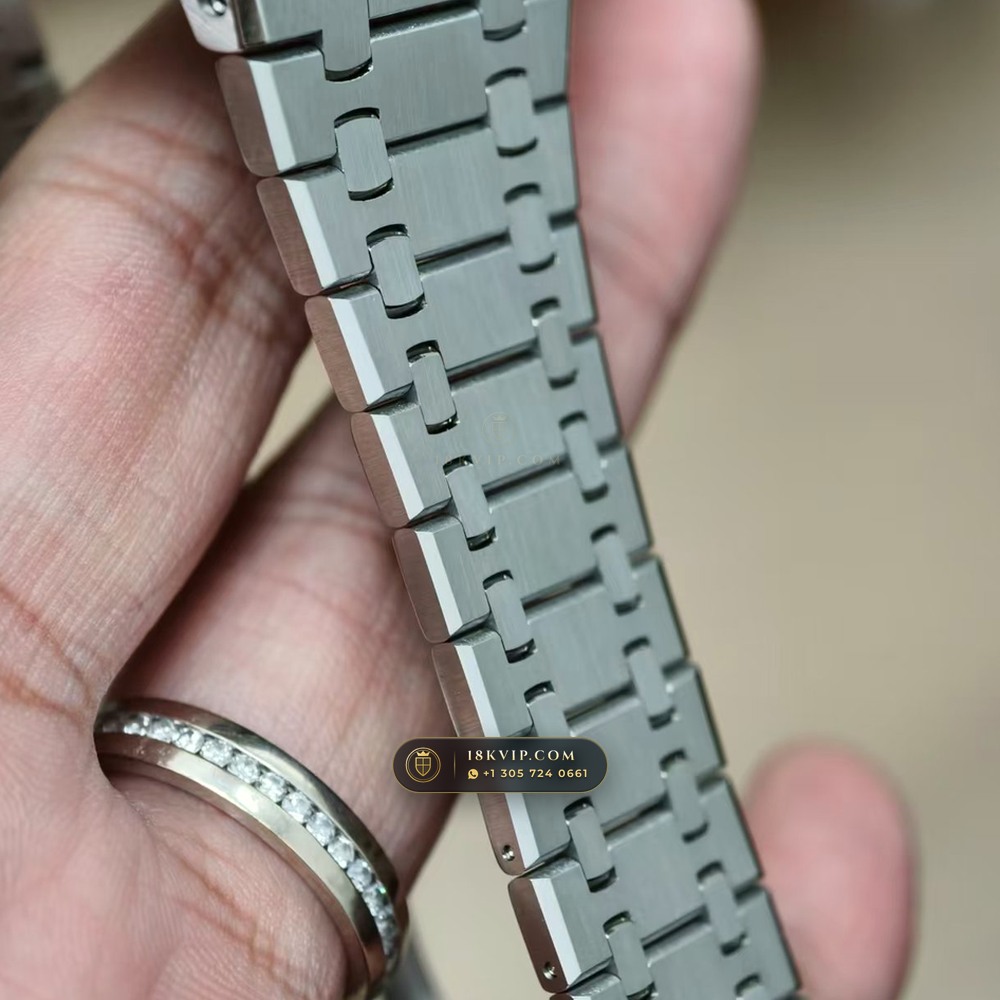 Audemars Piguet Royal Oak Selfwinding Chronograph 41mm Chronometer Regulated Spec Ref. 26240ST — Private Vault Edition — Studio Gallery Plate VII in 904L Stainless Steel Custom Architecture (180.3g Verified Mass, Audemars Piguet Cal. 4401 Flyback Chronograph)