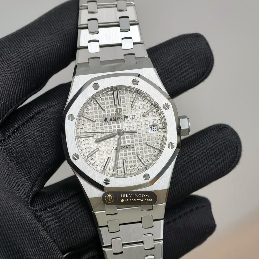 Audemars Piguet Royal Oak Selfwinding 37mm Geneva Atelier Spec Ref. 15450ST — Private Vault Edition — Studio Gallery Plate II in 904L Stainless Steel Custom Architecture (132.3g Verified Mass, Audemars Piguet Cal. 3120 / Cal. 5900)