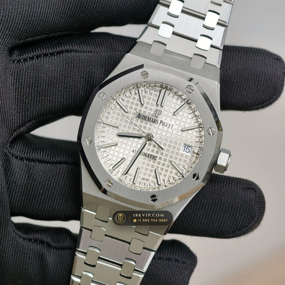 Audemars Piguet Royal Oak Selfwinding 37mm Geneva Atelier Spec Ref. 15450ST — Private Vault Edition — Studio Gallery Plate III in 904L Stainless Steel Custom Architecture (132.3g Verified Mass, Audemars Piguet Cal. 3120 / Cal. 5900)