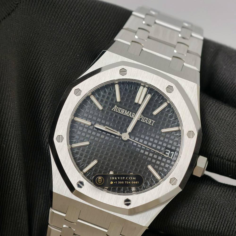 Audemars Piguet Royal Oak Selfwinding 41mm Custom Tapestry Dial Flush Bezel Screws Ref. 15510ST — Private Vault Edition — Studio Gallery Plate IV in 904L Stainless Steel Custom Architecture (166.7g Verified Mass, Audemars Piguet Cal. 4302 - 70h Power Reserve)