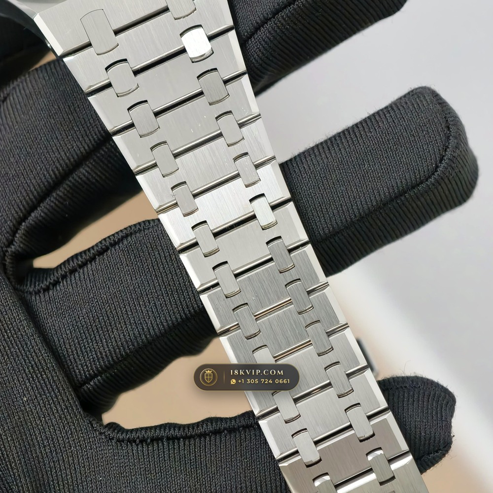 Audemars Piguet Royal Oak Selfwinding 41mm Custom Tapestry Dial Flush Bezel Screws Ref. 15510ST — Private Vault Edition — Studio Gallery Plate VI in 904L Stainless Steel Custom Architecture (166.7g Verified Mass, Audemars Piguet Cal. 4302 - 70h Power Reserve)