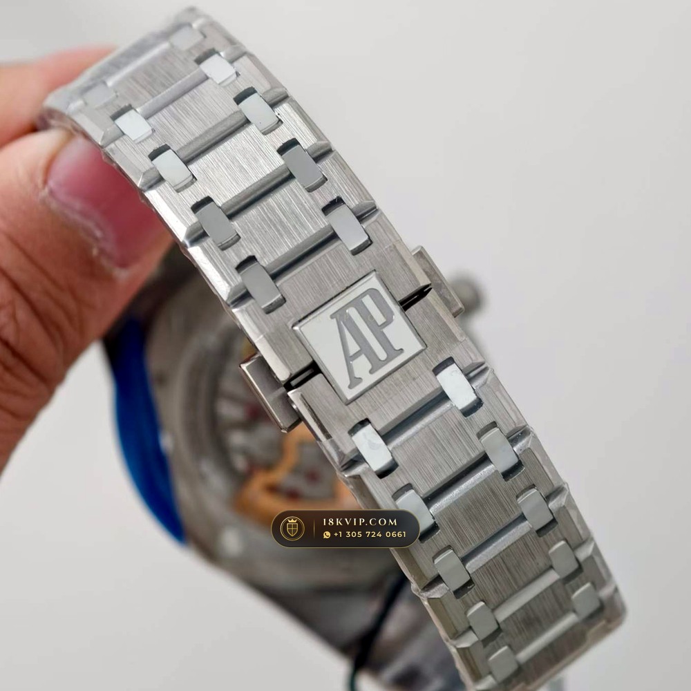 Audemars Piguet Royal Oak Jumbo Extra-Thin 39mm Ref. 15202IP — Private Vault Edition — Studio Gallery Plate VII in Grade 5 Titanium Monobloc (94.4g Verified Mass, Audemars Piguet Cal. 2121 Ultra-Thin)