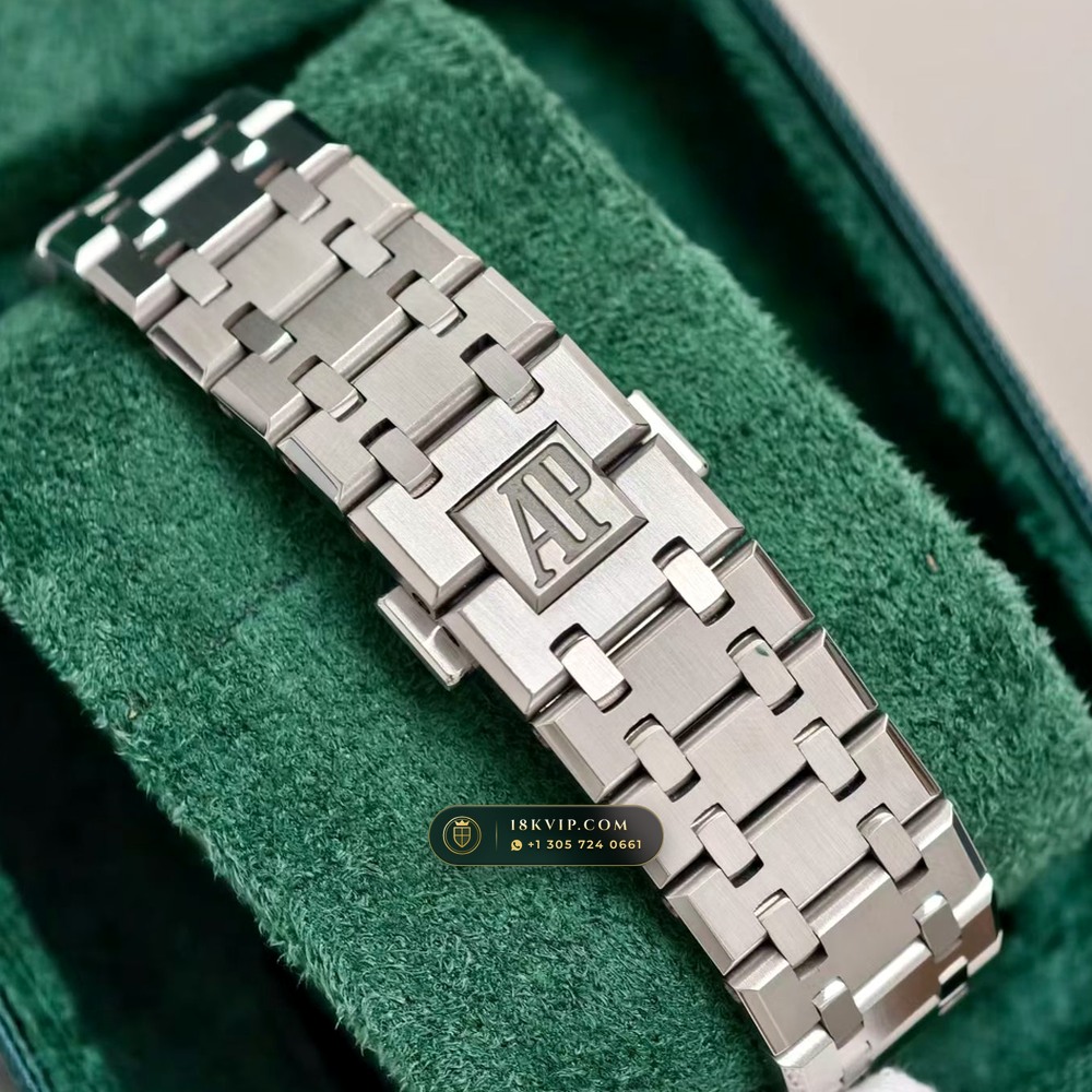 Audemars Piguet Royal Oak Selfwinding Chronograph 41mm Geneva Atelier Spec Ref. 26331ST — Private Vault Edition — Studio Gallery Plate V in 904L Stainless Steel Custom Architecture (180.4g Verified Mass, Audemars Piguet Cal. 2385 Column-Wheel Chronograph)