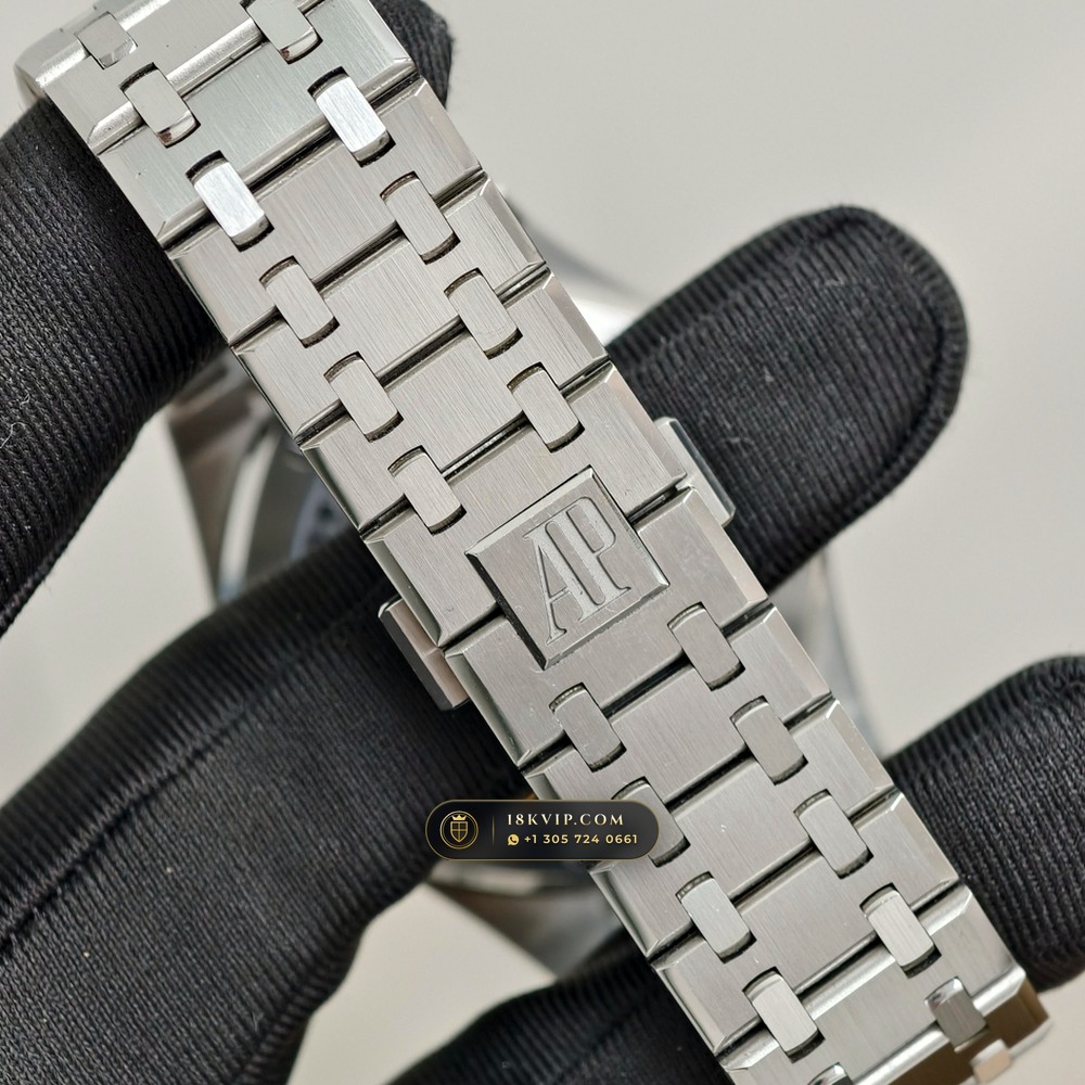 Audemars Piguet Royal Oak Selfwinding 41mm Chronometer Regulated Spec Ref. 15510ST — Private Vault Edition — Studio Gallery Plate VIII in 904L Stainless Steel Custom Architecture (166.4g Verified Mass, Audemars Piguet Cal. 4302 - 70h Power Reserve)