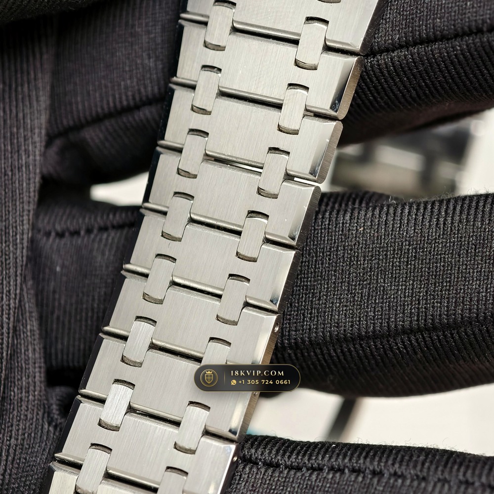 Audemars Piguet Royal Oak Selfwinding 41mm Chronometer Regulated Spec Ref. 15510ST — Private Vault Edition — Studio Gallery Plate IX in 904L Stainless Steel Custom Architecture (166.4g Verified Mass, Audemars Piguet Cal. 4302 - 70h Power Reserve)