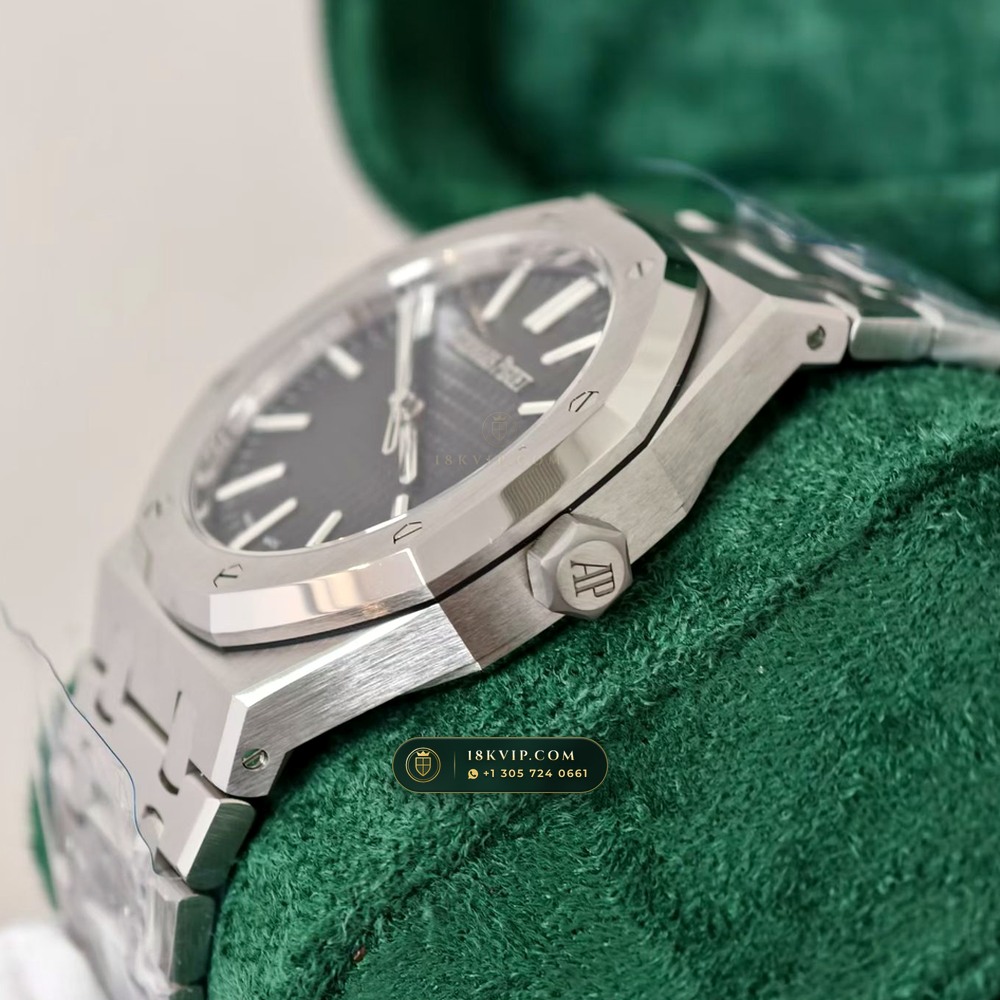 Audemars Piguet Royal Oak Selfwinding 41mm Free-Sprung Calibre Ref. 15510ST — Private Vault Edition — Studio Gallery Plate IV in 904L Stainless Steel Custom Architecture (166.5g Verified Mass, Audemars Piguet Cal. 4302 - 70h Power Reserve)