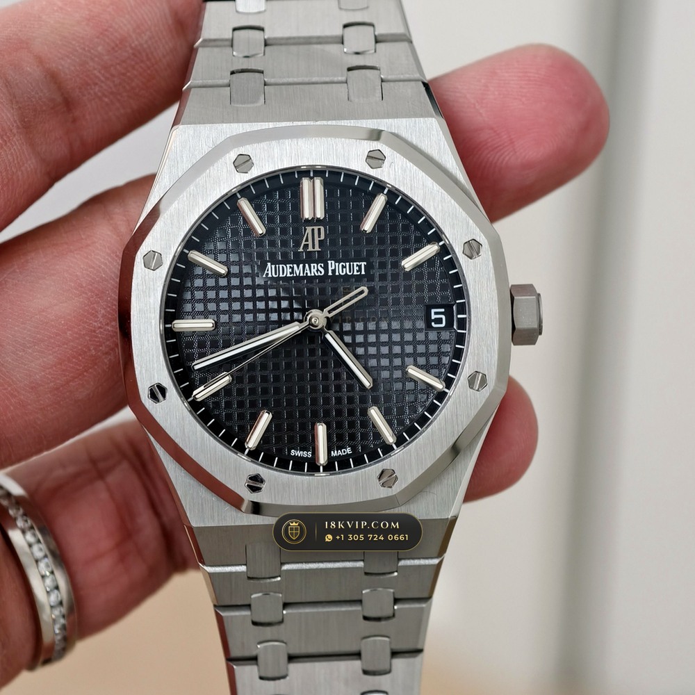 Audemars Piguet Royal Oak Selfwinding 41mm Custom Tapestry Dial Deep Crystal Optics Ref. 15500ST — Private Vault Edition — Studio Gallery Plate III in 904L Stainless Steel Custom Architecture (166.5g Verified Mass, Audemars Piguet Cal. 4302 - 70h Power Reserve)