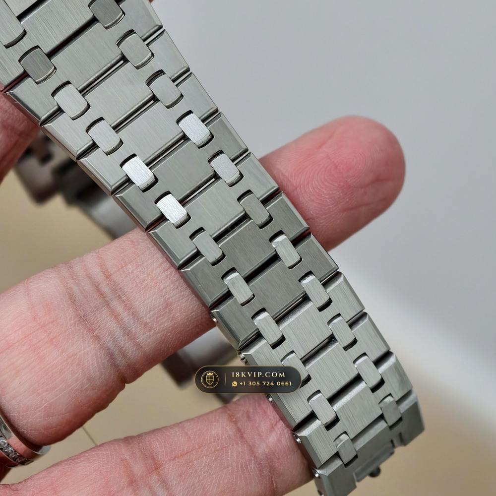 Audemars Piguet Royal Oak Selfwinding 41mm Custom Tapestry Dial Deep Crystal Optics Ref. 15500ST — Private Vault Edition — Studio Gallery Plate VII in 904L Stainless Steel Custom Architecture (166.5g Verified Mass, Audemars Piguet Cal. 4302 - 70h Power Reserve)