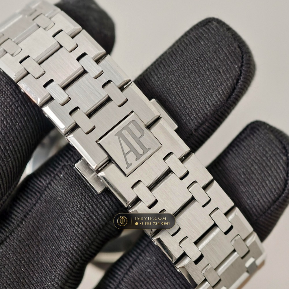 Audemars Piguet Royal Oak Selfwinding 37mm Chronometer Regulated Spec Ref. 15450ST — Private Vault Edition — Studio Gallery Plate VI in 904L Stainless Steel Custom Architecture (132.1g Verified Mass, Audemars Piguet Cal. 3120 / Cal. 5900)