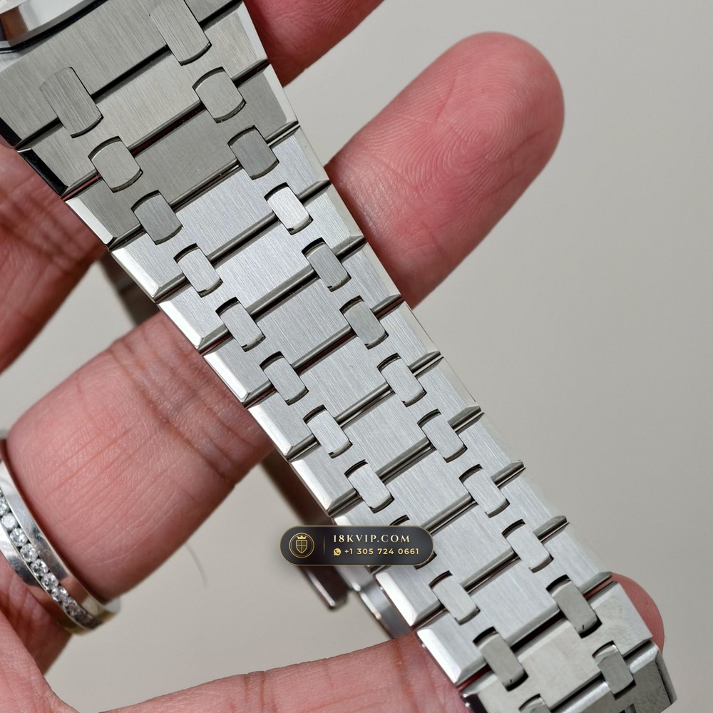 Audemars Piguet Royal Oak Selfwinding 41mm Hand-Chamfered Bevel Spec Ref. 15510ST — Private Vault Edition — Studio Gallery Plate IX in 904L Stainless Steel Custom Architecture (166.8g Verified Mass, Audemars Piguet Cal. 4302 - 70h Power Reserve)