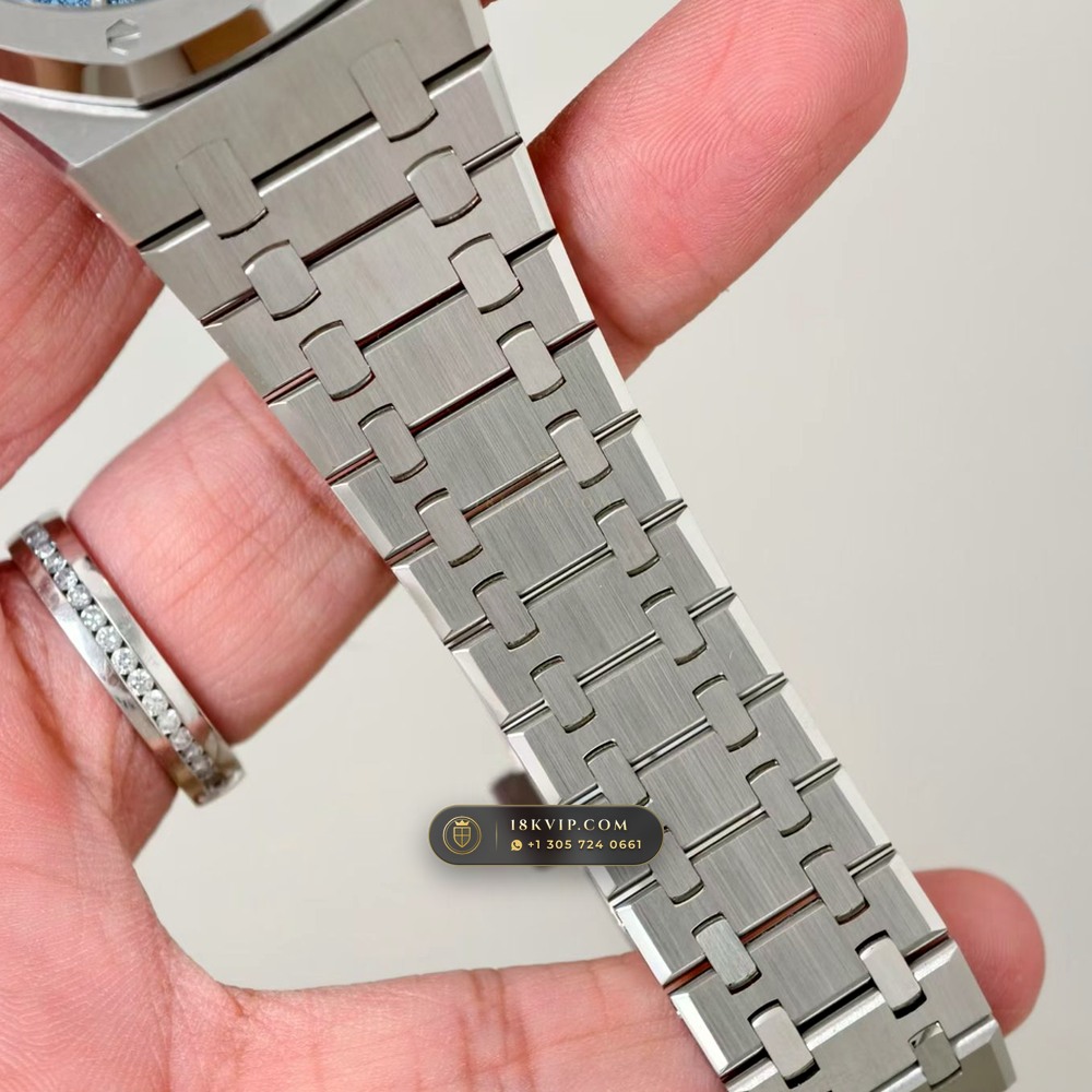 Audemars Piguet Royal Oak Selfwinding 41mm Sapphire Caseback Spec Ref. 15510ST — Private Vault Edition — Studio Gallery Plate VIII in 904L Stainless Steel Custom Architecture (166.1g Verified Mass, Audemars Piguet Cal. 4302 - 70h Power Reserve)