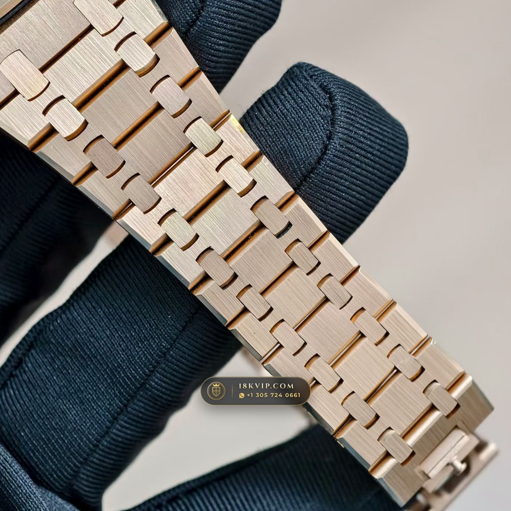 Audemars Piguet Royal Oak Selfwinding Chronograph 41mm 18K Rose Gold Ref. 26331OR — Private Vault Edition — Studio Gallery Plate IV in 18K Rose Gold Au750 (246.2g Verified Mass, Audemars Piguet Cal. 2385 Column-Wheel Chronograph)