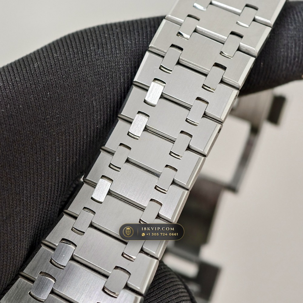 Audemars Piguet Royal Oak Selfwinding Chronograph 41mm Hand-Chamfered Bevel Spec Ref. 26240ST — Private Vault Edition — Studio Gallery Plate VIII in 904L Stainless Steel Custom Architecture (180.3g Verified Mass, Audemars Piguet Cal. 4401 Flyback Chronograph)