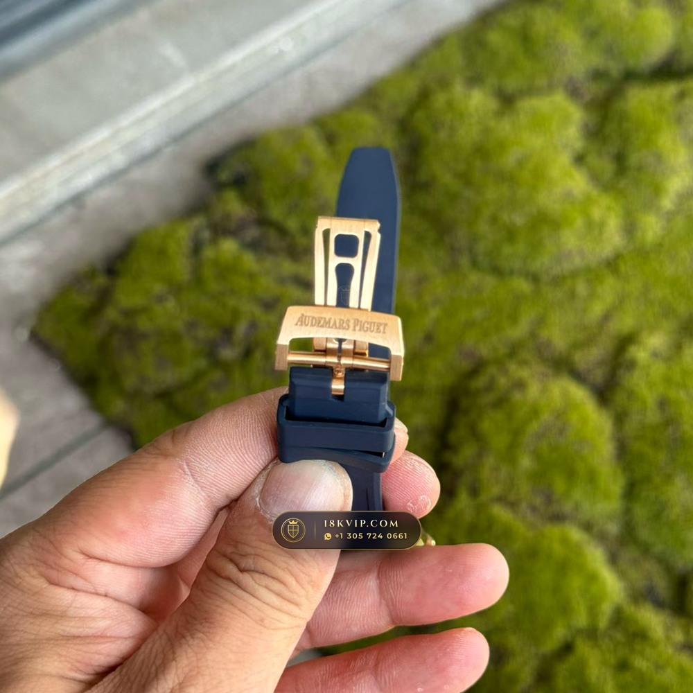 Audemars Piguet Royal Oak Selfwinding Chronograph 41mm 18K Rose Gold Ref. 26240OR — Private Vault Edition — Studio Gallery Plate VIII in 18K Rose Gold Au750 (246.0g Verified Mass, Audemars Piguet Cal. 4401 Flyback Chronograph)