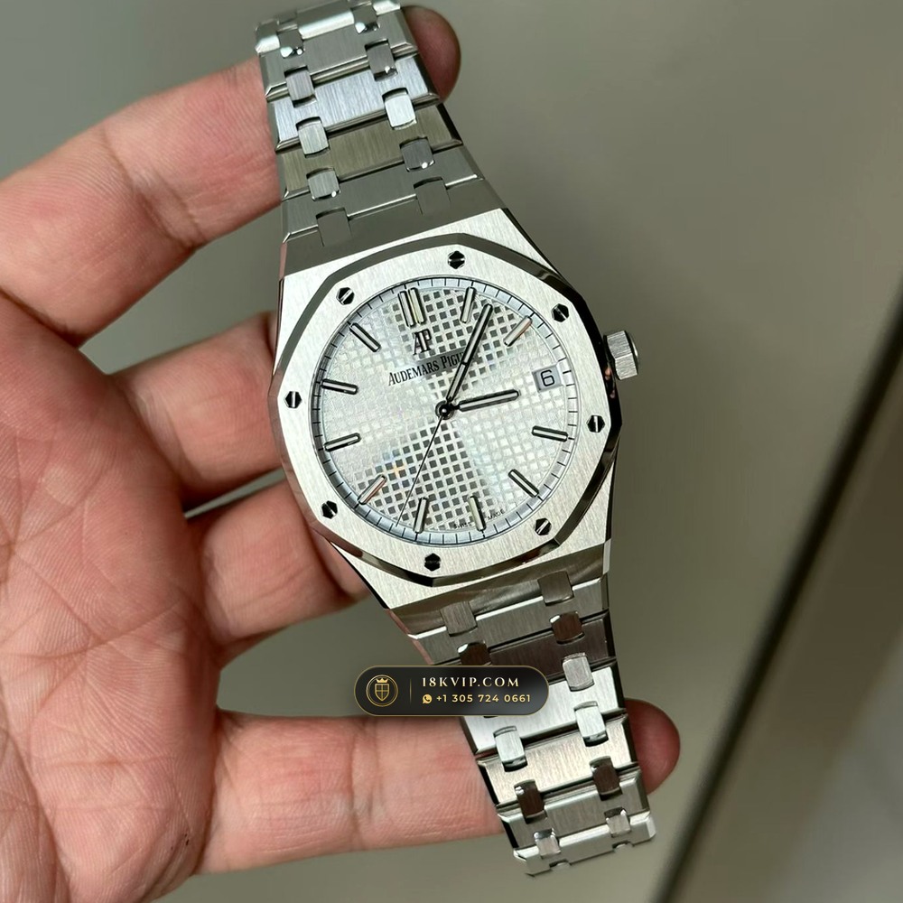 Audemars Piguet Royal Oak Selfwinding 41mm Geneva Atelier Spec Ref. 15500ST — Private Vault Edition — Studio Gallery Plate II in 904L Stainless Steel Custom Architecture (166.8g Verified Mass, Audemars Piguet Cal. 4302 - 70h Power Reserve)