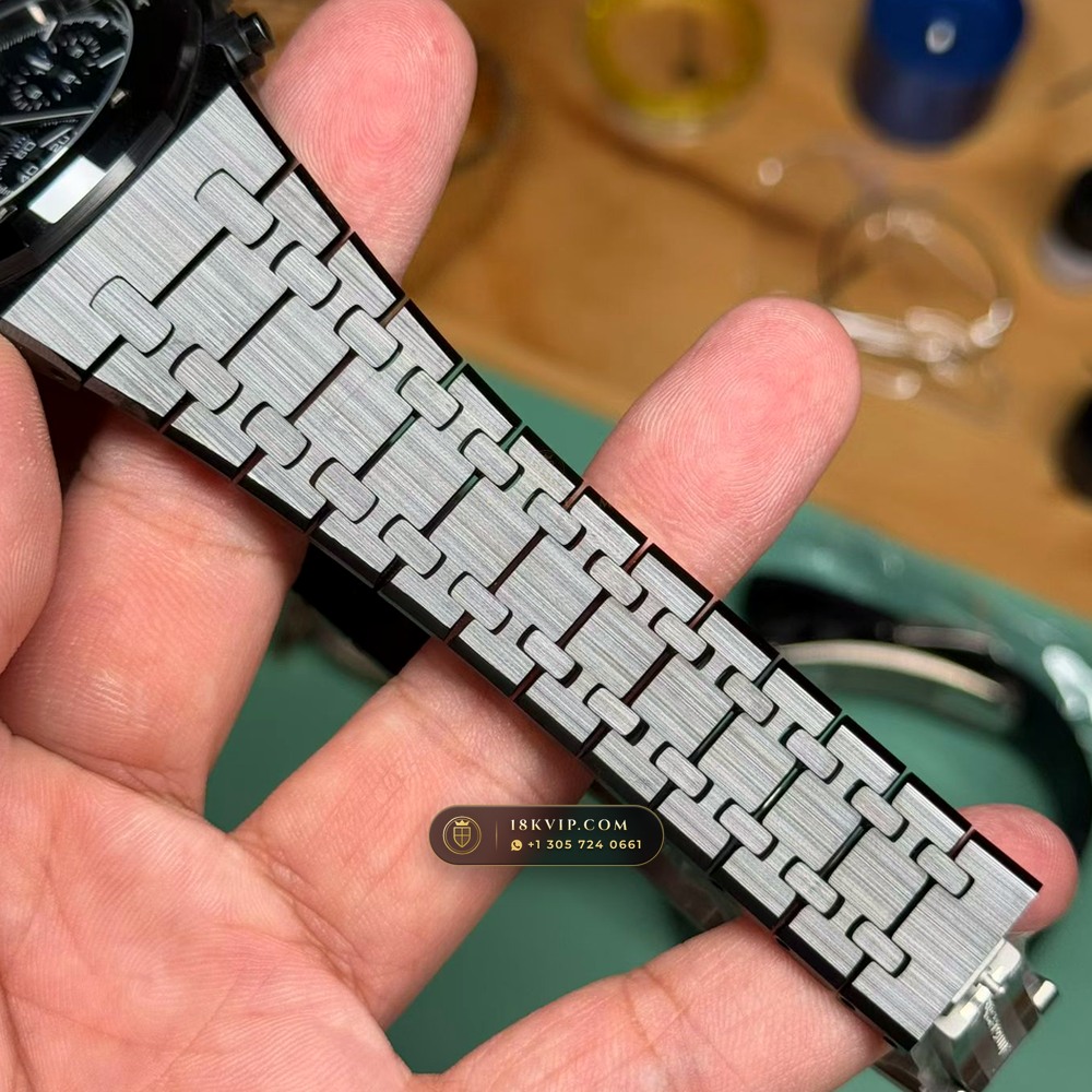 Audemars Piguet Royal Oak Selfwinding Chronograph 41mm Ref. 26240CE.OO.1225CE.98 — Private Vault Edition — Studio Gallery Plate III in High-Tech Ceramic & Titanium (149.6g Verified Mass, Audemars Piguet Cal. 4401 Flyback Chronograph)