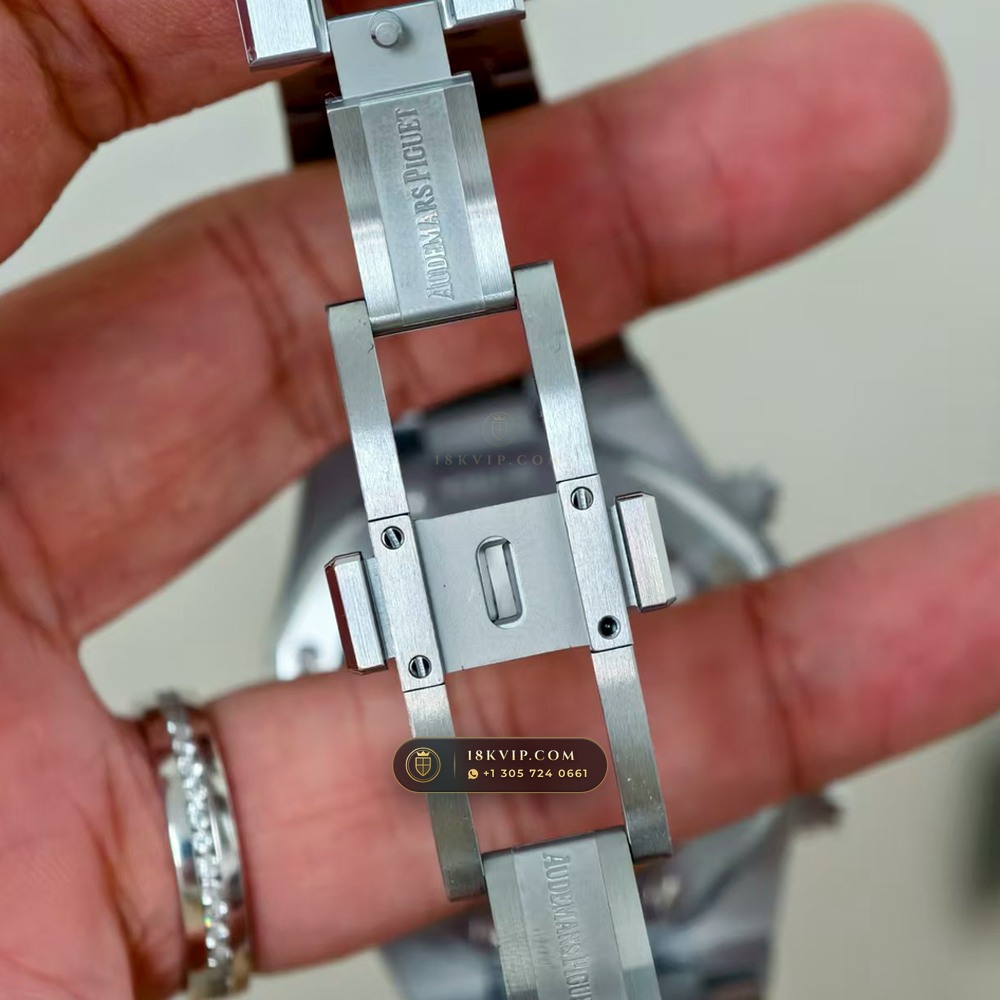 Audemars Piguet Royal Oak Selfwinding Chronograph 41mm Master Watchmaker Spec Ref. 26240ST — Private Vault Edition — Studio Gallery Plate VIII in 904L Stainless Steel Custom Architecture (180.9g Verified Mass, Audemars Piguet Cal. 4401 Flyback Chronograph)