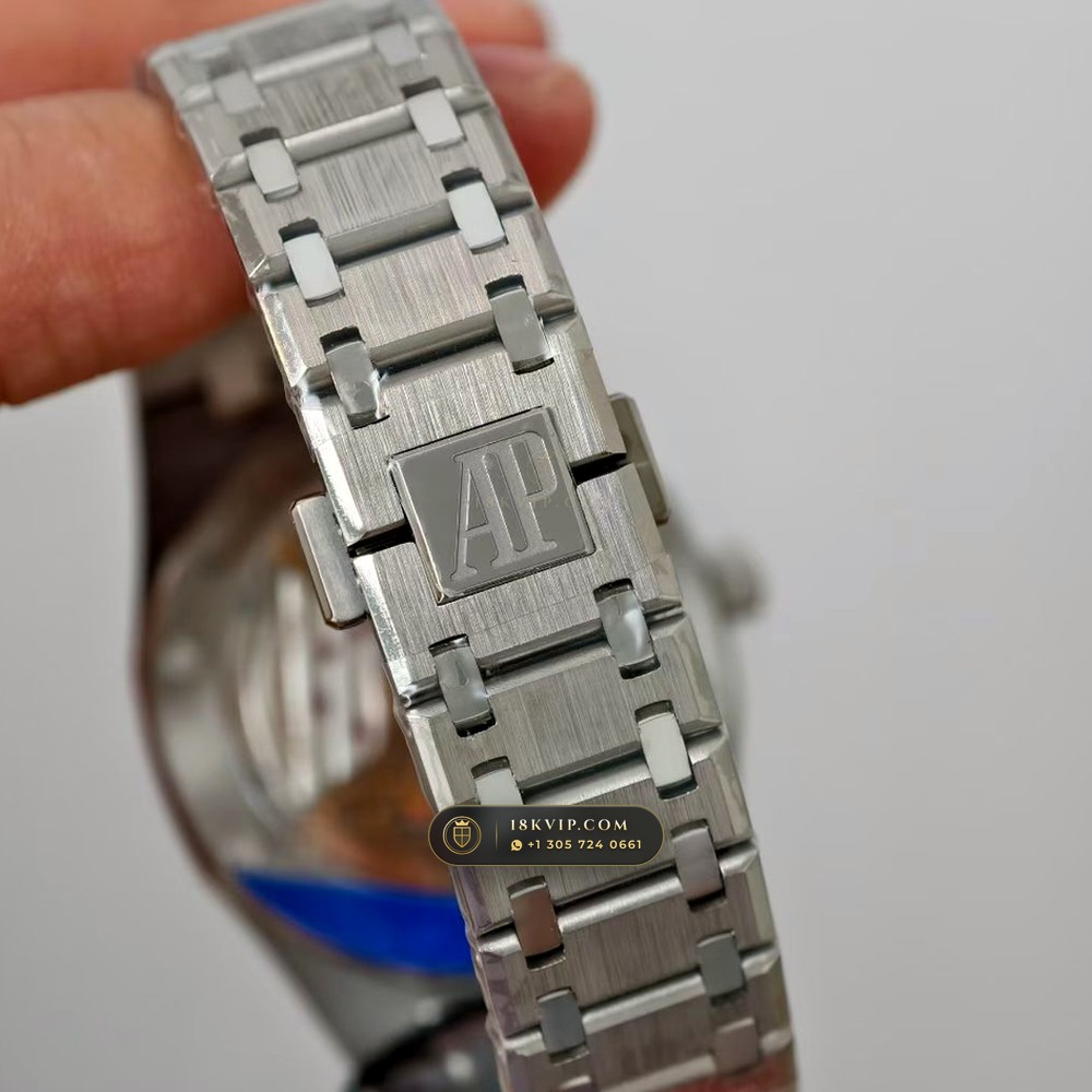 Audemars Piguet Royal Oak Jumbo Extra-Thin 39mm Ref. 16202IP — Private Vault Edition — Studio Gallery Plate VI in Grade 5 Titanium Monobloc (94.4g Verified Mass, Audemars Piguet Cal. 7121)