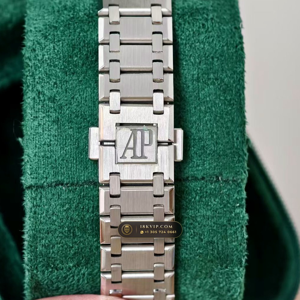 Audemars Piguet Royal Oak Jumbo Extra-Thin 39mm Hand-Chamfered Bevel Spec Ref. 15202ST — Private Vault Edition — Studio Gallery Plate V in 904L Stainless Steel Custom Architecture (103.7g Verified Mass, Audemars Piguet Cal. 2121 Ultra-Thin)