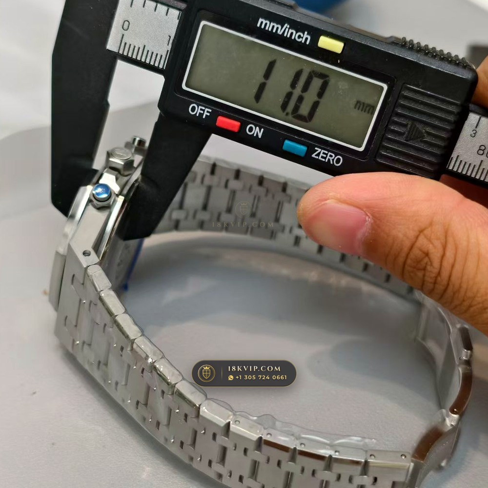 Audemars Piguet Royal Oak Selfwinding Chronograph 41mm Master Watchmaker Spec Ref. 26331ST — Private Vault Edition — Studio Gallery Plate VIII in 904L Stainless Steel Custom Architecture (180.4g Verified Mass, Audemars Piguet Cal. 2385 Column-Wheel Chronograph)